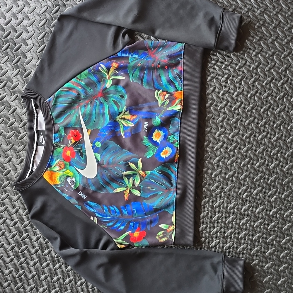 Nike Women's Floral Print Cropped Top- L